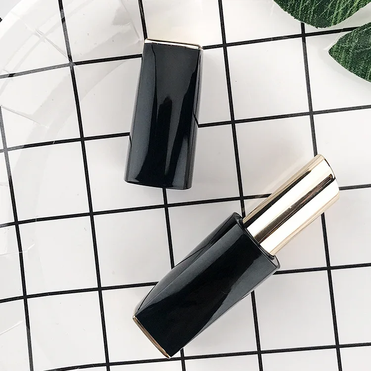  New arrival Luxury empty plastic black lip gloss tube container private label with