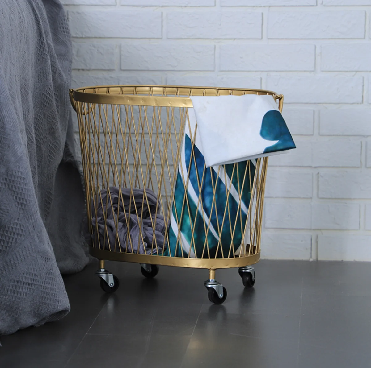 Iron Metel Receive Basket Living Room Toy Dirty Laundry Basket Bathroom Clothing Household Golden Decoration with Pulley