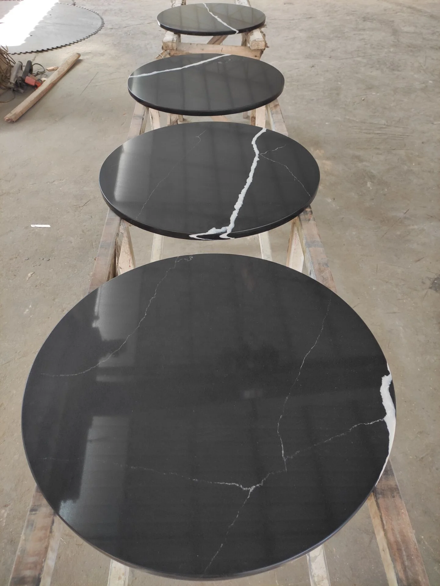 Черный кварц marquina