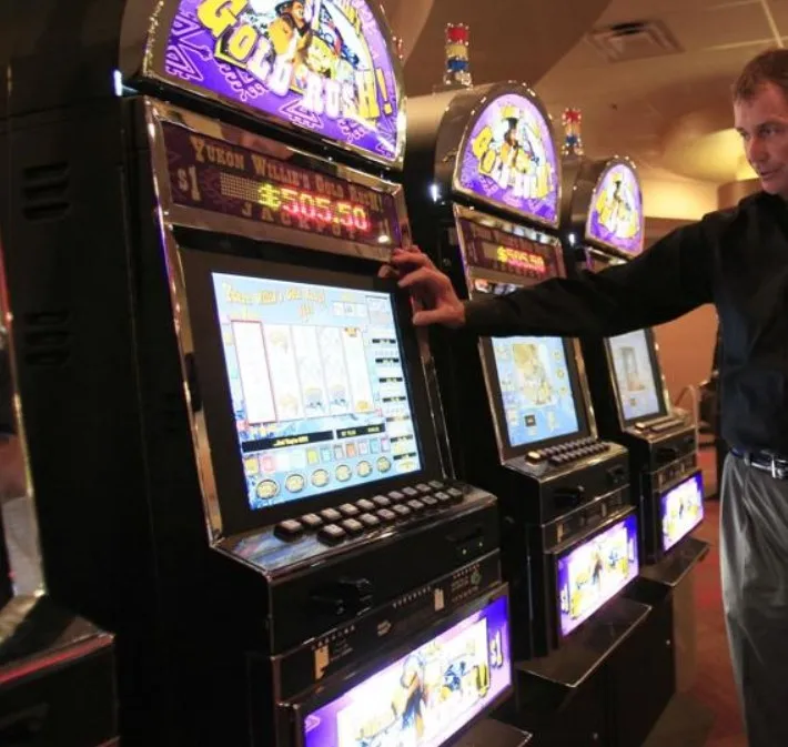 Touchfoil driver touch sensitive foil screen for vending machine