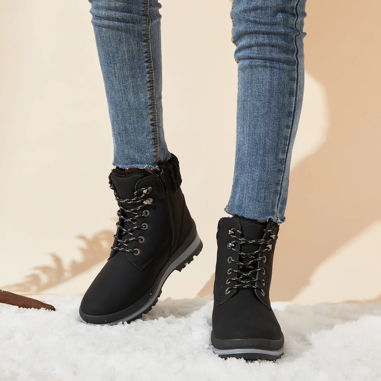 Wholesale Injection Shoes Ladies Pvc Boots Women Ankle Leather Winter Snow Hiking Boots For Women 2024