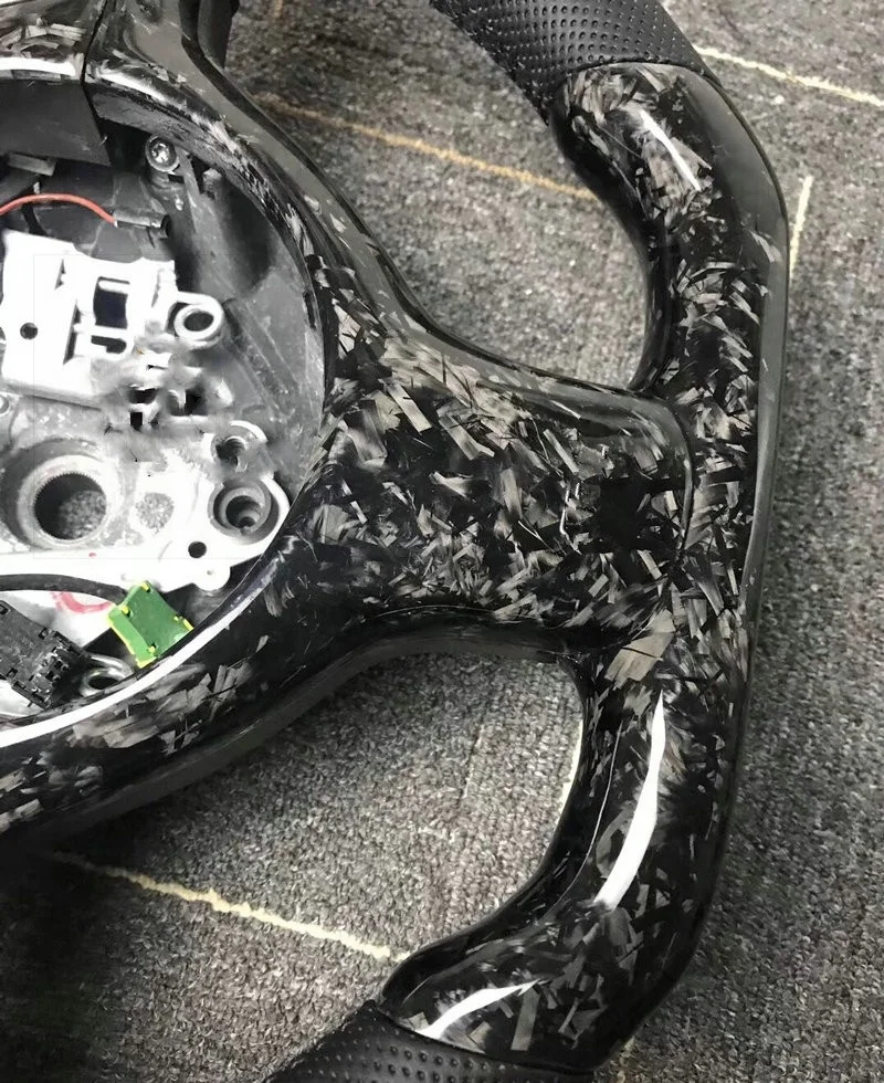 Customized Forged Carbon Fiber Steering Wheel For BMW E46 E81 E82 E87 E88 E90 E91 E92 E93 M3