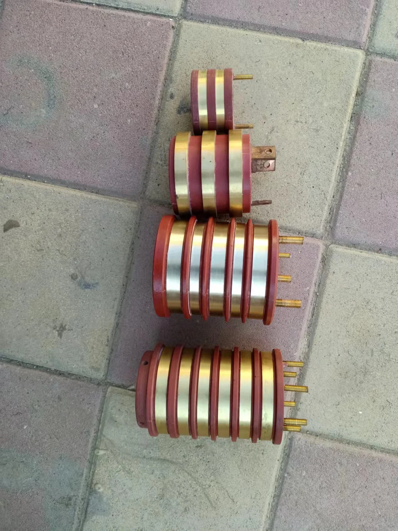 Factory sales Electric Induction Slip Ring High Current Wear-Resistant Slip Ring Rotating Motor Slip Ring