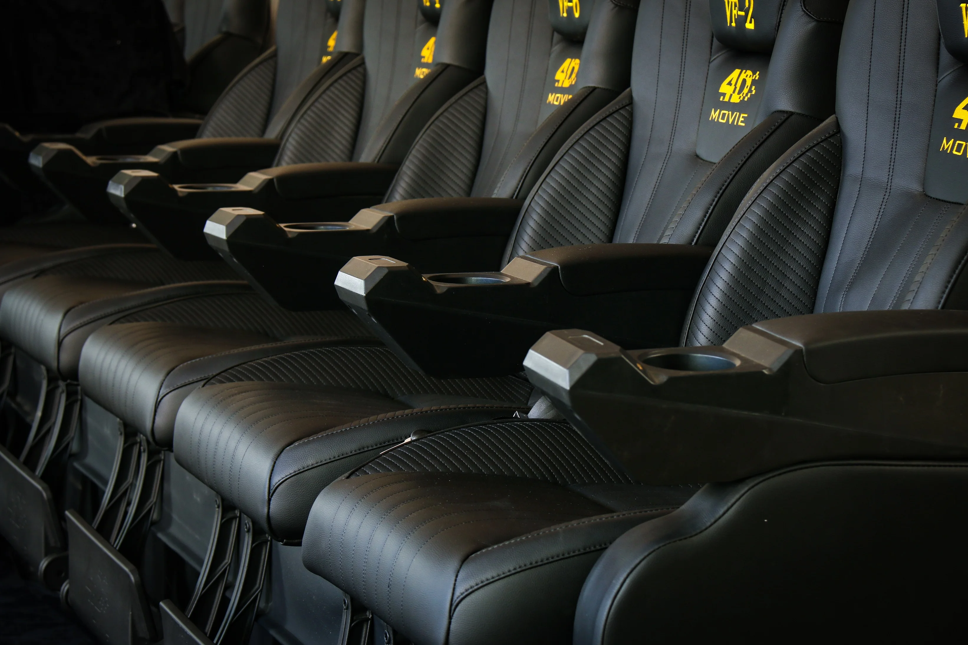 Оптовая продажа новый стиль автомобильные кожаные сиденья 4d для