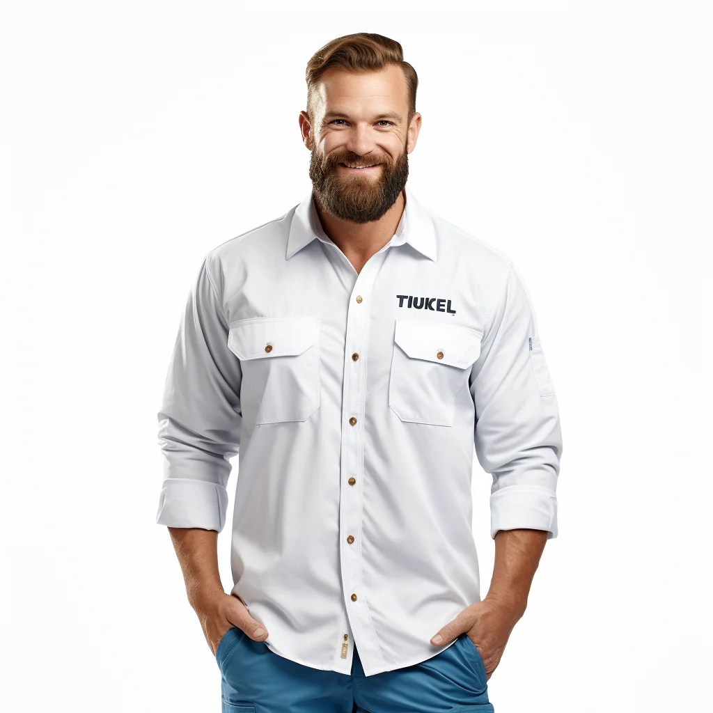 Мужская рубашка из чесаного хлопка с вышитым