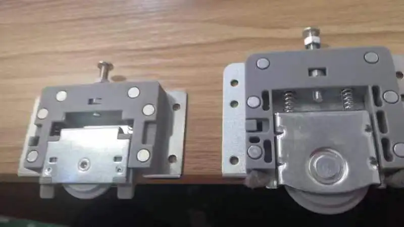 Double Track Wooden Door Roller Wheel for Sliding Gate Furniture Fitting Cabinet Wardrobe Sliding Door Roller