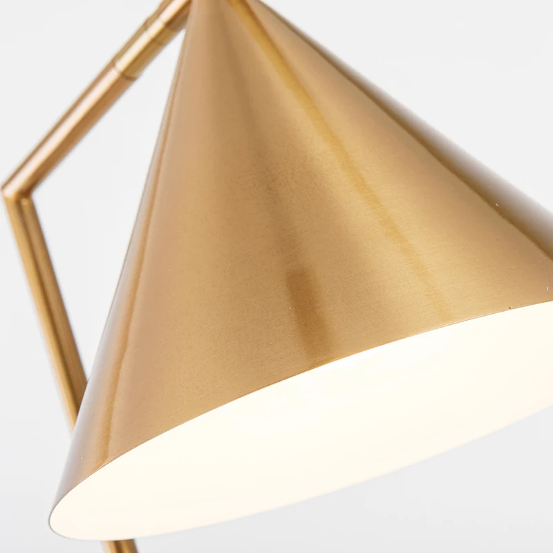 
 Современная Напольная Лампа стенд номера отеля украшены золотыми мраморными напольными лампами  