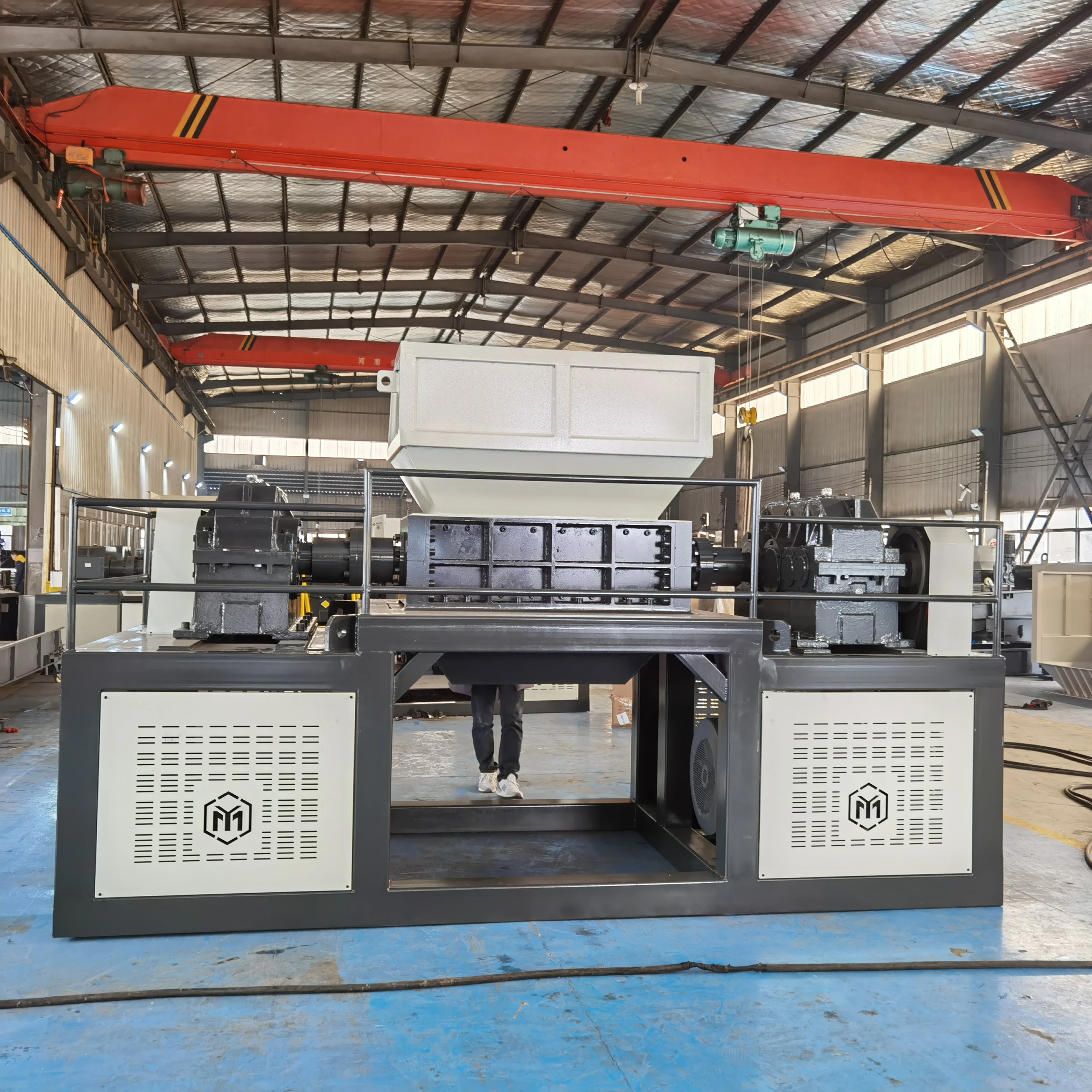 Hot Selling waste tree branch crush plastic pipe Tyre recycling cutting coconut shredder machine