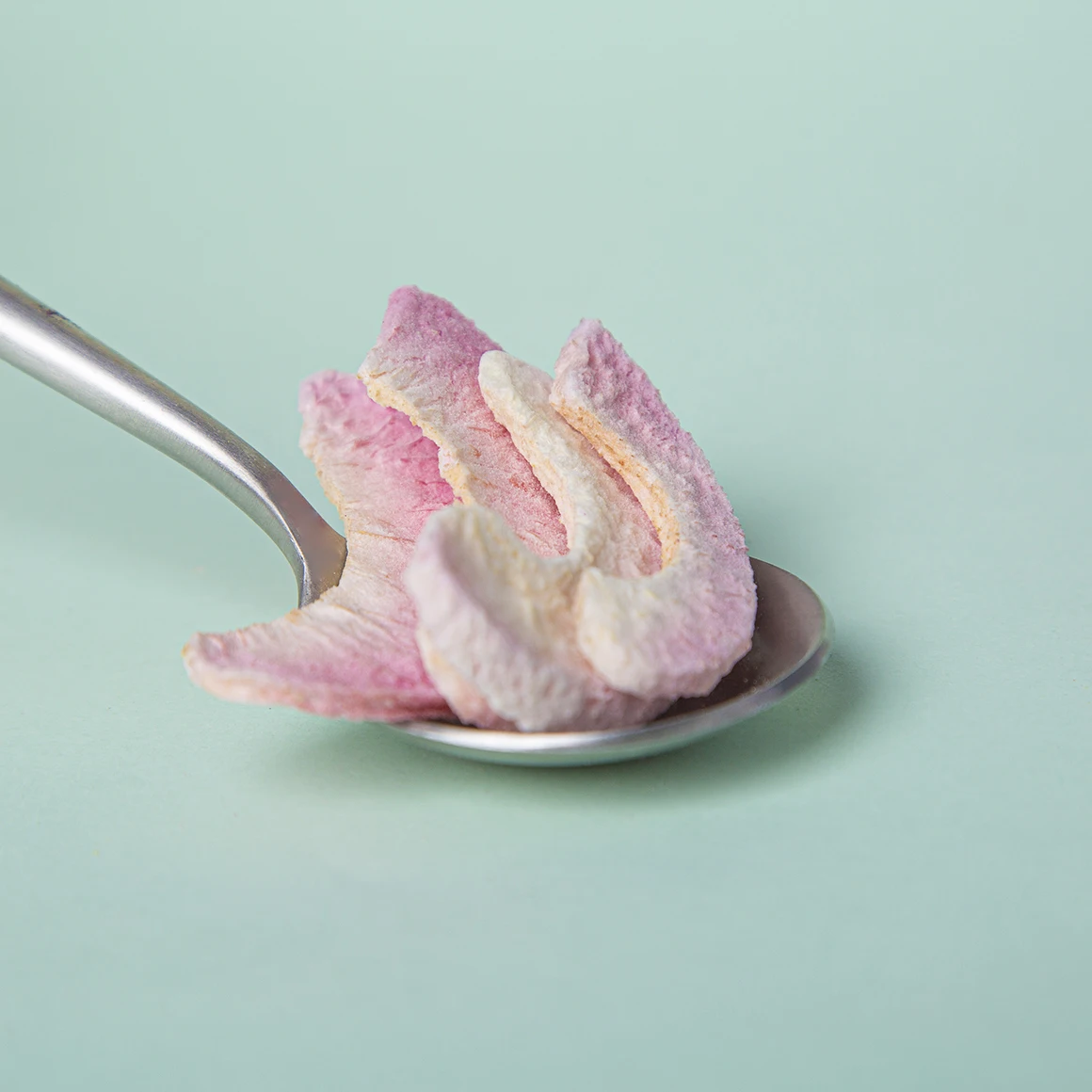 Hot Selling Sweet Crispy Freeze Dried Fruit Snack  5-7mm Freeze Dried Peach Slice