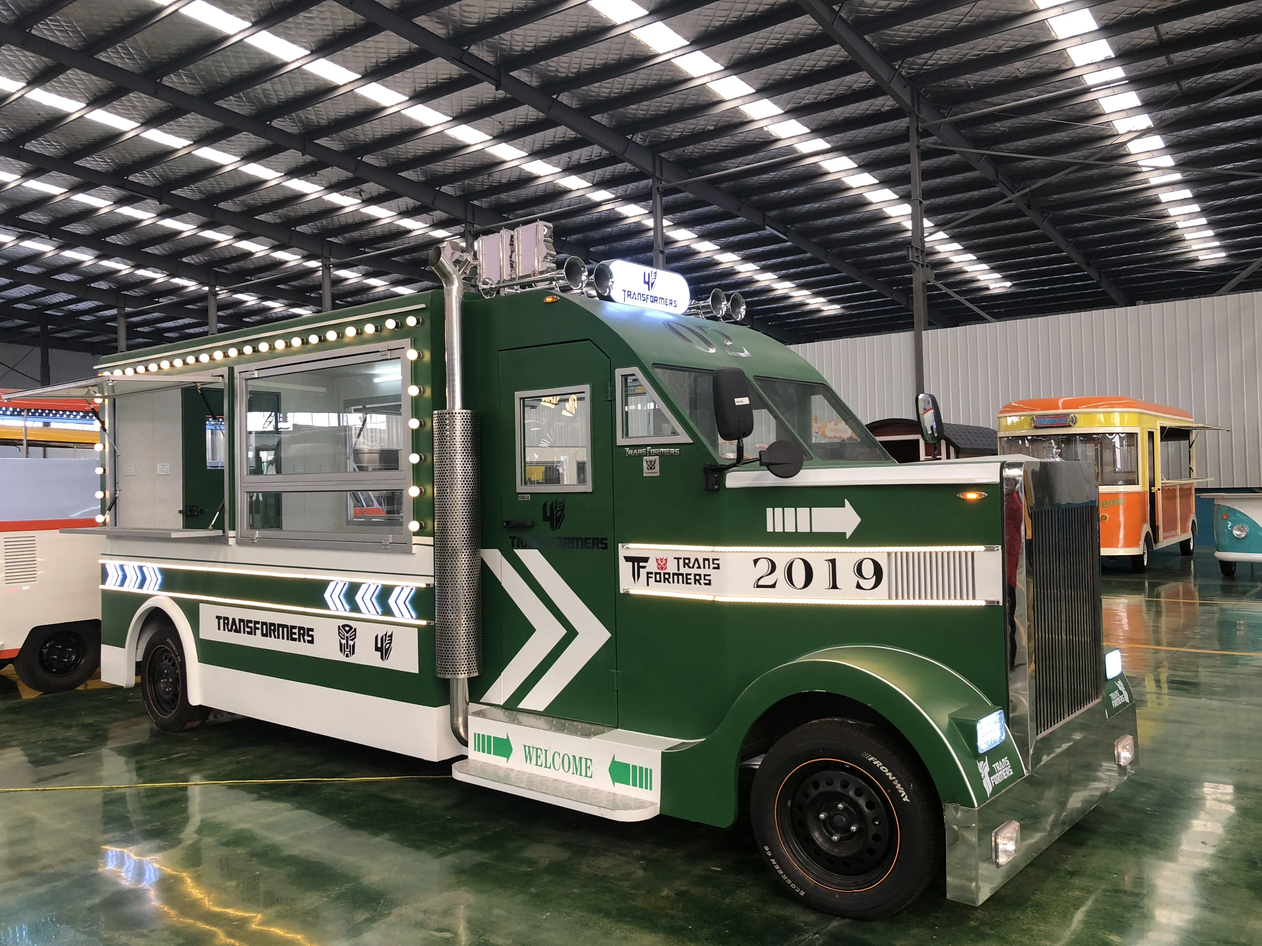 2020 new design transformers mobile food kiosk bbq food truck crepes stand foodtruck trailer coffee kiosks for sale