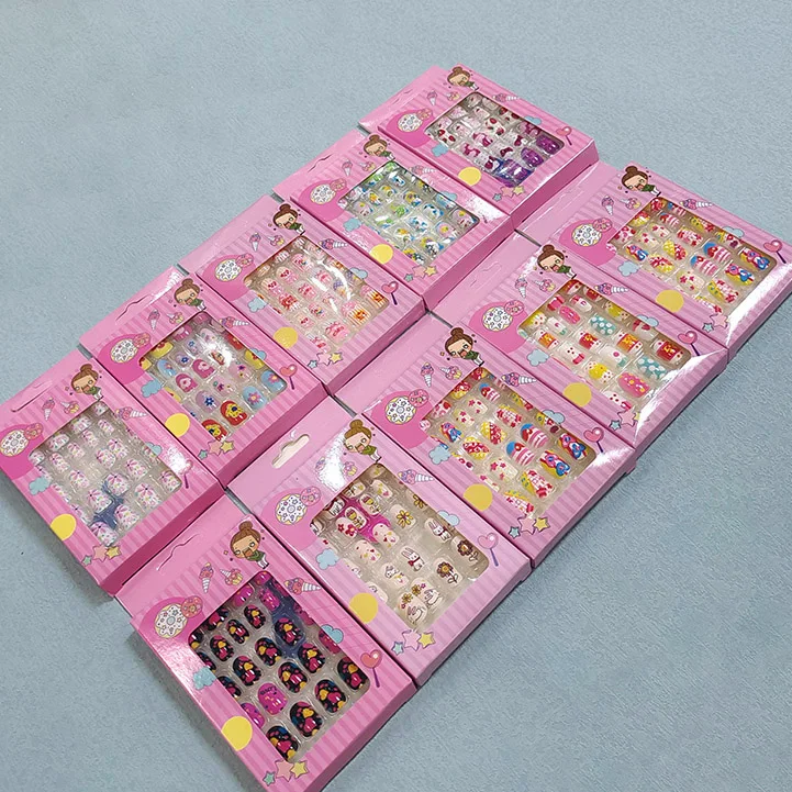 Wholesale Cartoon Child Press on nails Cute butterfly mini press on nails Pink packaging box fake nails for little girl