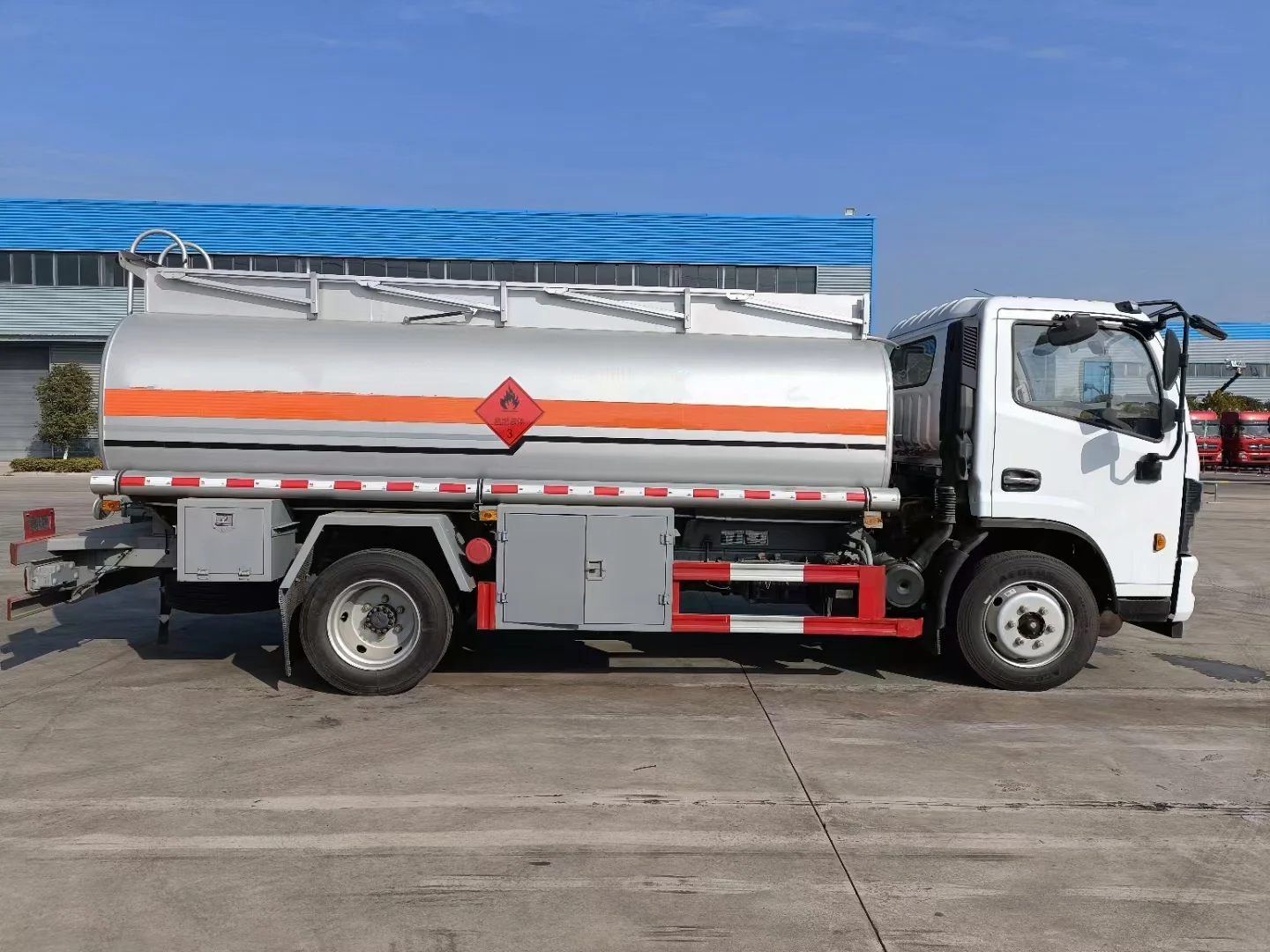 Китай нефтяной танкер грузовик 8000L 20000L 30000L топливный бак грузовики для продажи