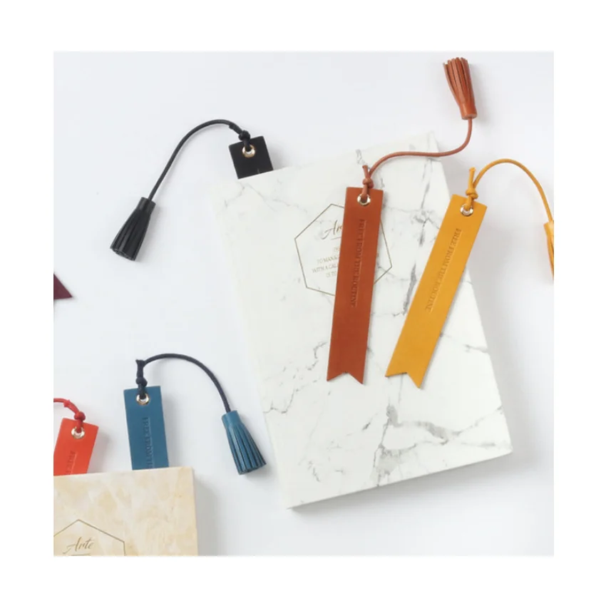 Персонализированная кожаная Закладка для книг, маркер, держатель для страниц с кисточкой, рождественские подарки