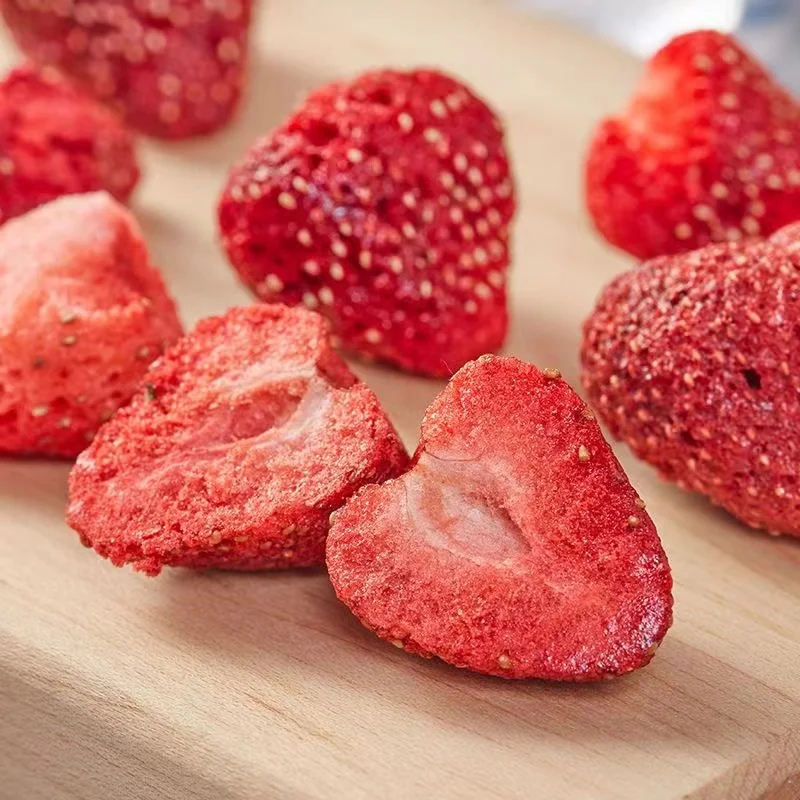 Custom packaging Freeze-dried strawberry sweet snacks production direct sale crispy strawberry dried fruit dehydrated strawberry