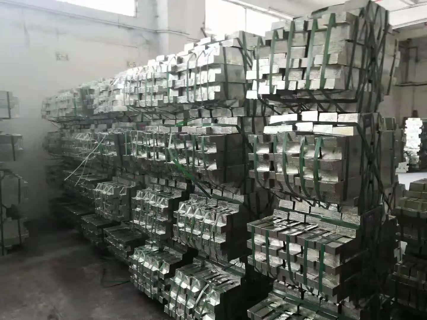  Tin ingots Sn99 casting Factory sale