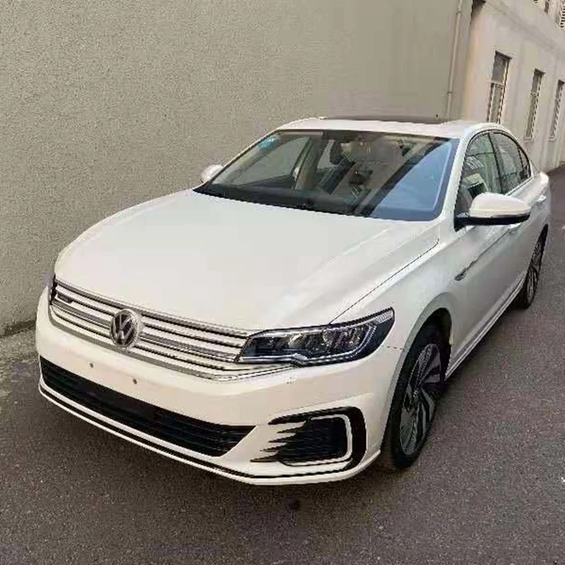 Подержанный электромагнитный седан Volkswagen Bora 2019 дальность NEDC 270