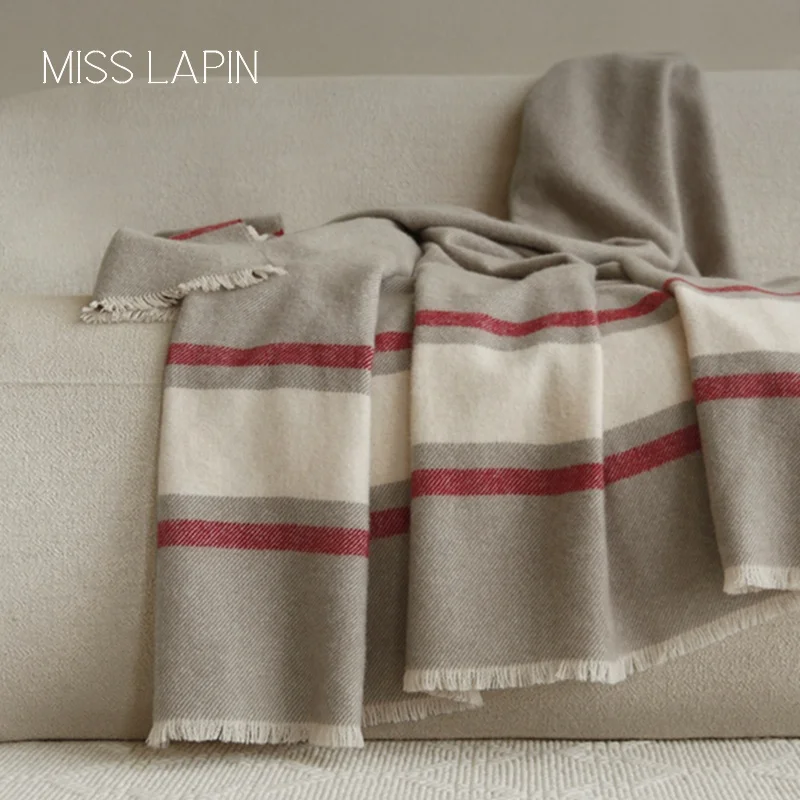 Custom Wholesale super Sofa Textured Throw Cover Blankets Soft Bed End Light Luxury Grey White Striped  Wool Throw Blanket