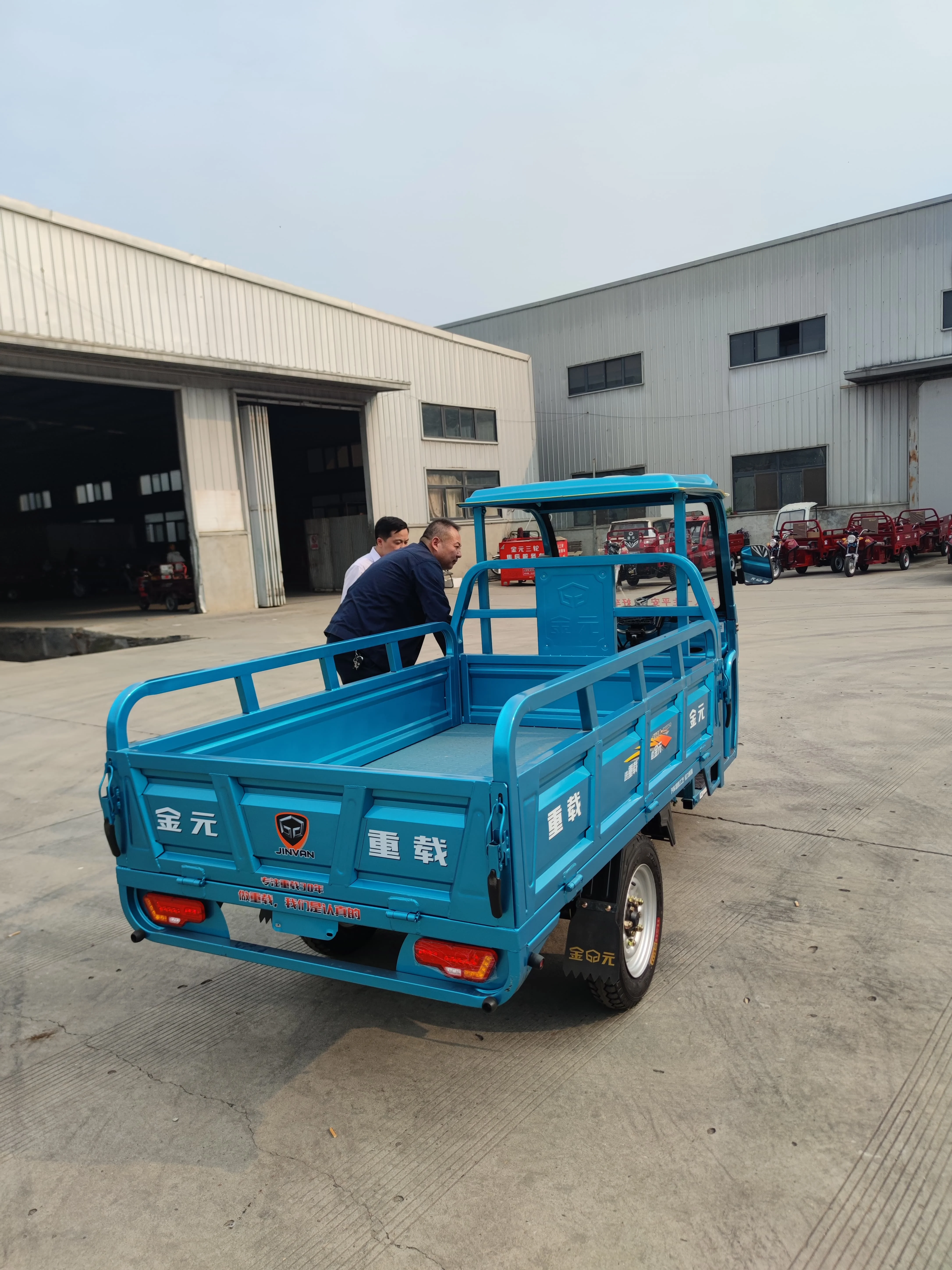 New Style 1500-1800w Electric Heavy Cargo Tricycle 3 Wheel Motorcycle With Roof