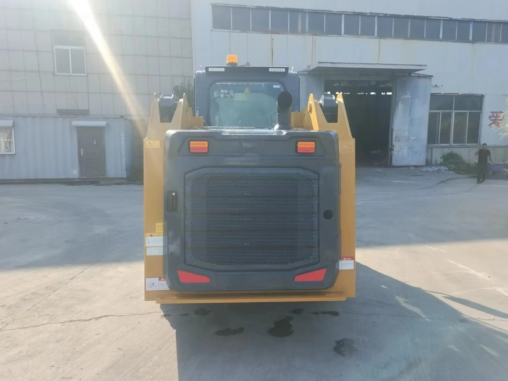 Погрузчик с скользящей управляемоей Xc740K по низкой цене креплением CE