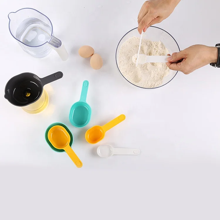 full color cake measuring plastic measure cup and spoon