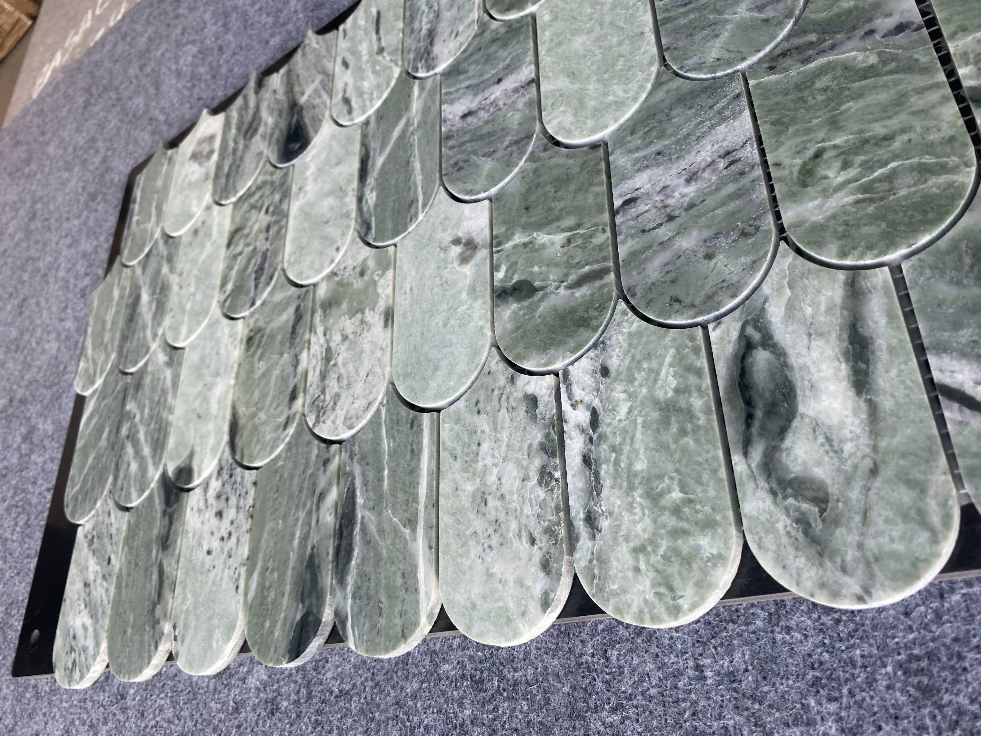 High Quality Feather Shape Emerald Green Stone Mosaic Kitchen Backsplash Bathroom Wall Tiles