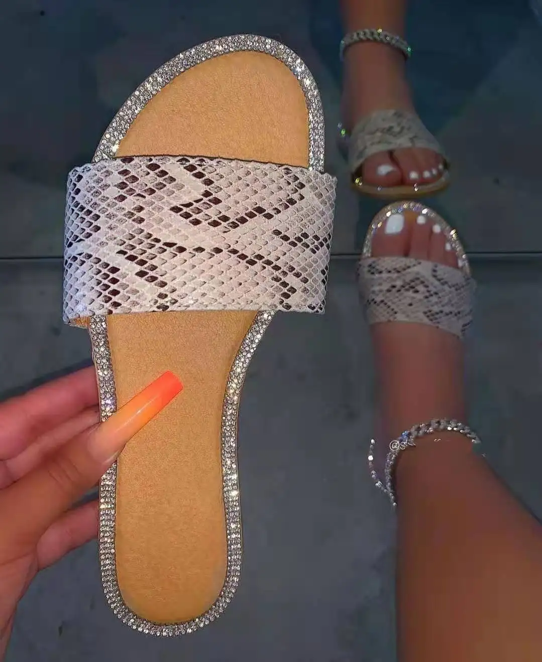 
Stable Quality Soft Sandals Wholesale Natural Color Designer Shoes Lady women flat slippers 