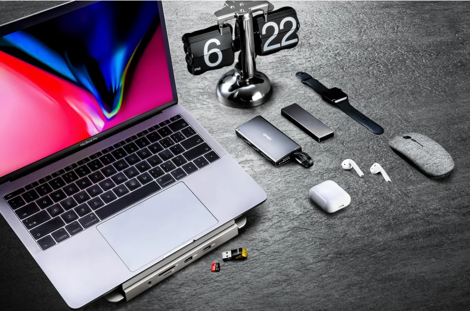 OEM Type Aluminum Alloy Portable Multi-port Usb Hub 12 in 1 USB-C Docking Station for netBook of Laptop Stand