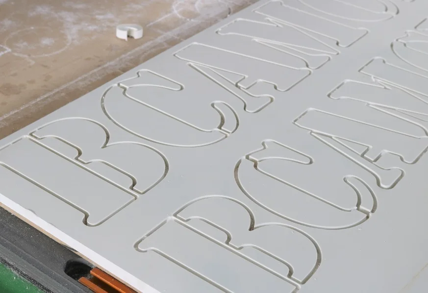 Гравировальный станок с ЧПУ для гравировки металла, алюминия, Органическая двухцветная плата