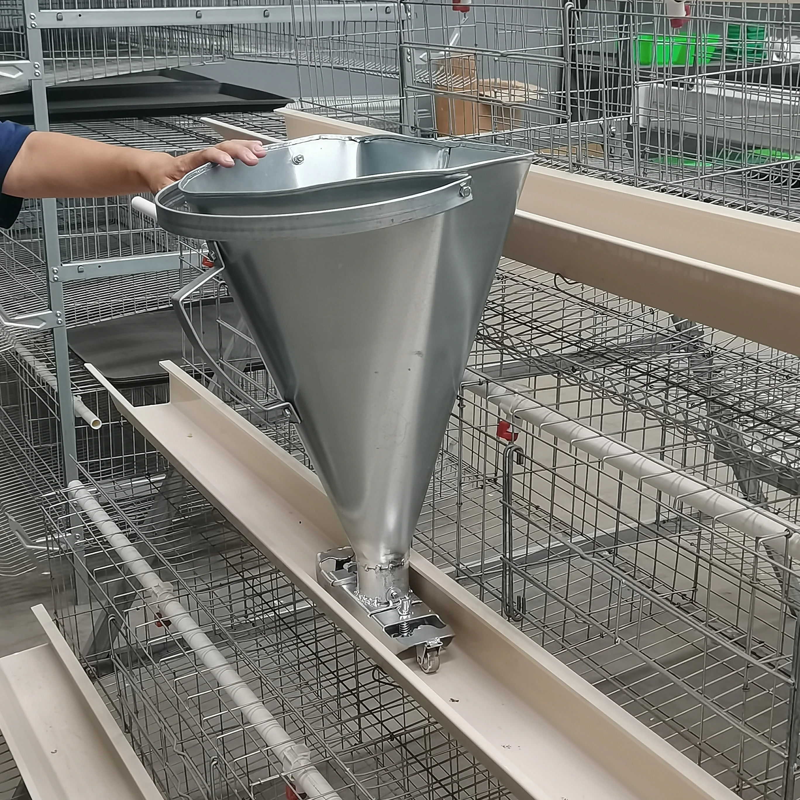 A type chicken cage stainless steel manual feeder
