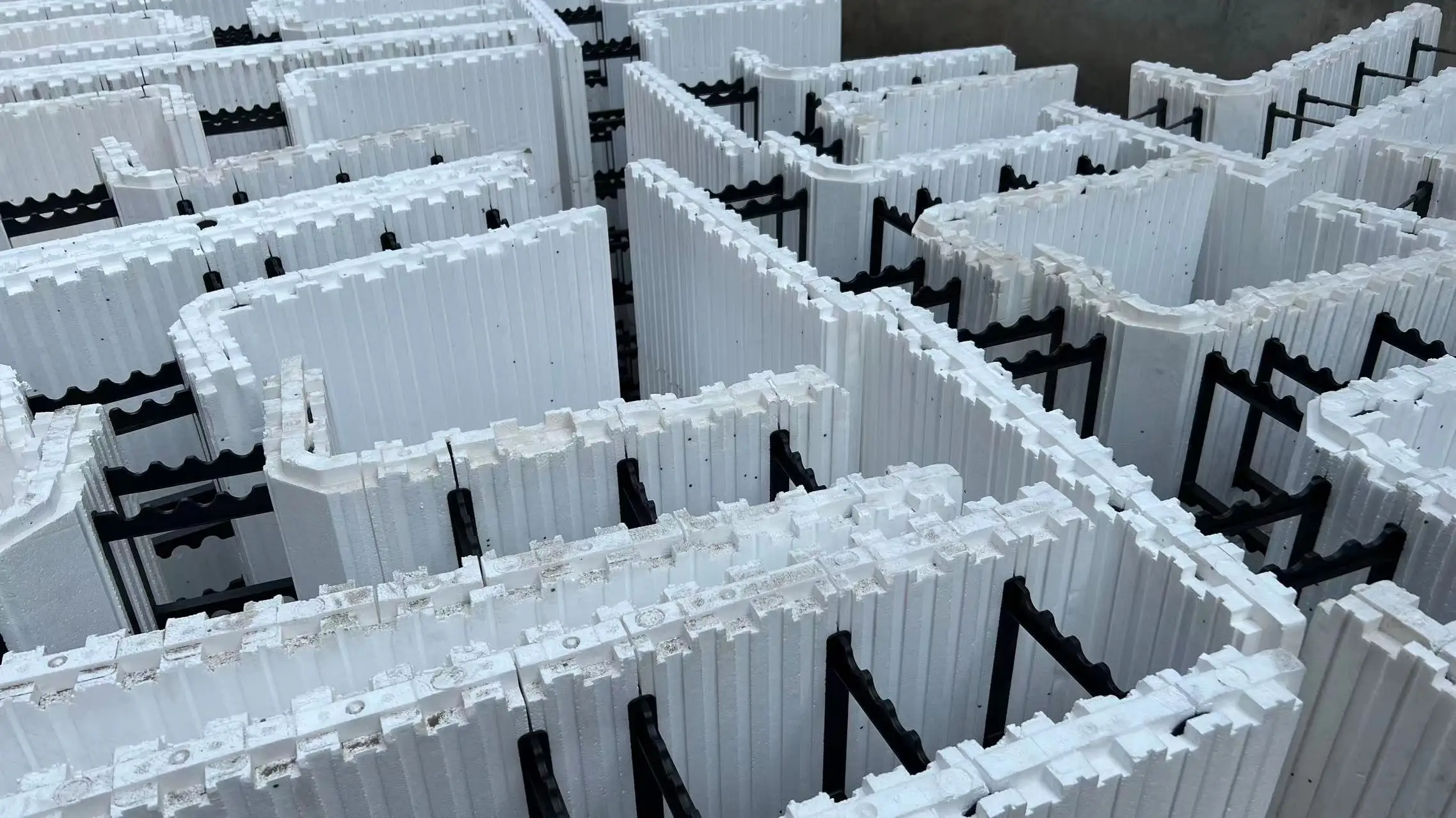 2023 Hot Selling Insulated Concrete Forms Block Icf  Large Concrete Blocks