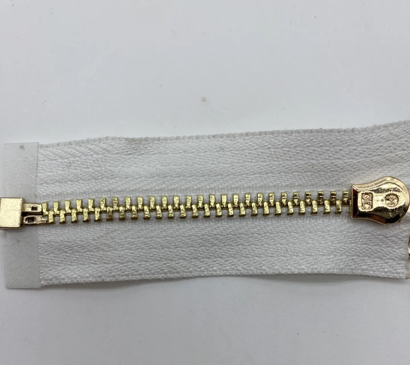 2022 New Popular Metal Zipper Pull High Quality Hot Sale Zipper For Hoodie/Jeans/Jacket/Handbag Clothing Zipper(White).