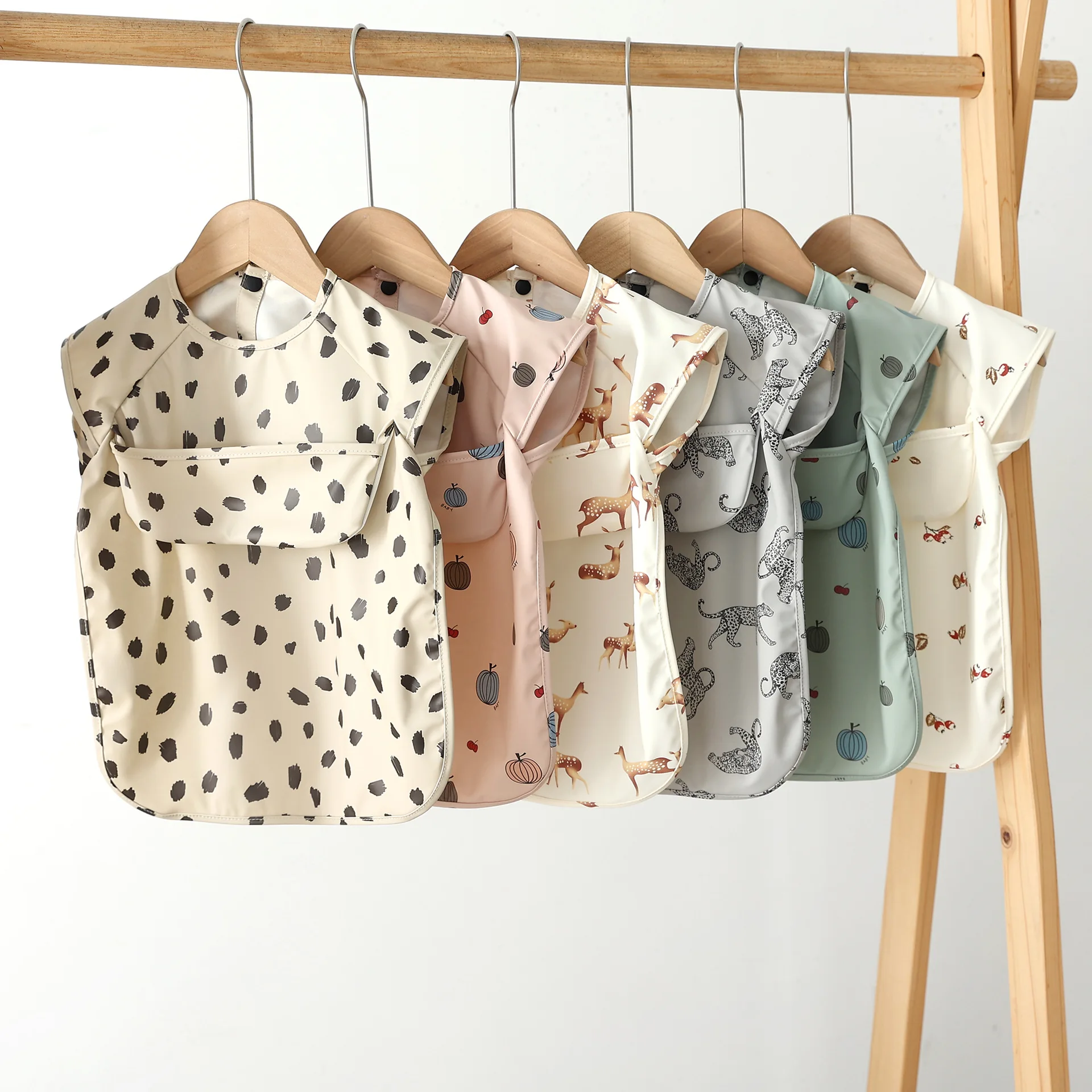 Custom Printed Solid Baby Bib Waterproof Solid Print PU Feeding Bib with Pocket short Sleeve Child Apron Smock