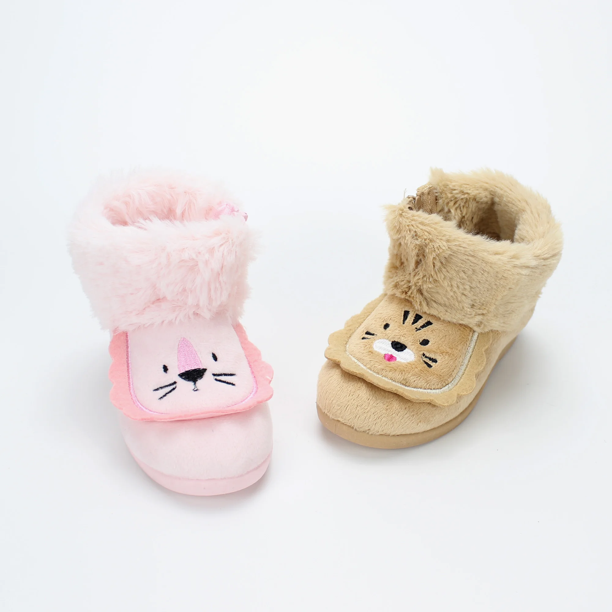 
Amazon hot sale 2021 lovely cartoon lion design pink yellow soft antislip unisex winter indoor baby slipper boot 