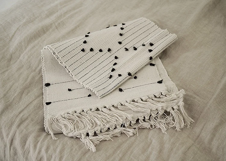 
Nordic style Moroccan black-and-white fringed tablecloth factory cheap customizable black-and-white series table runner 