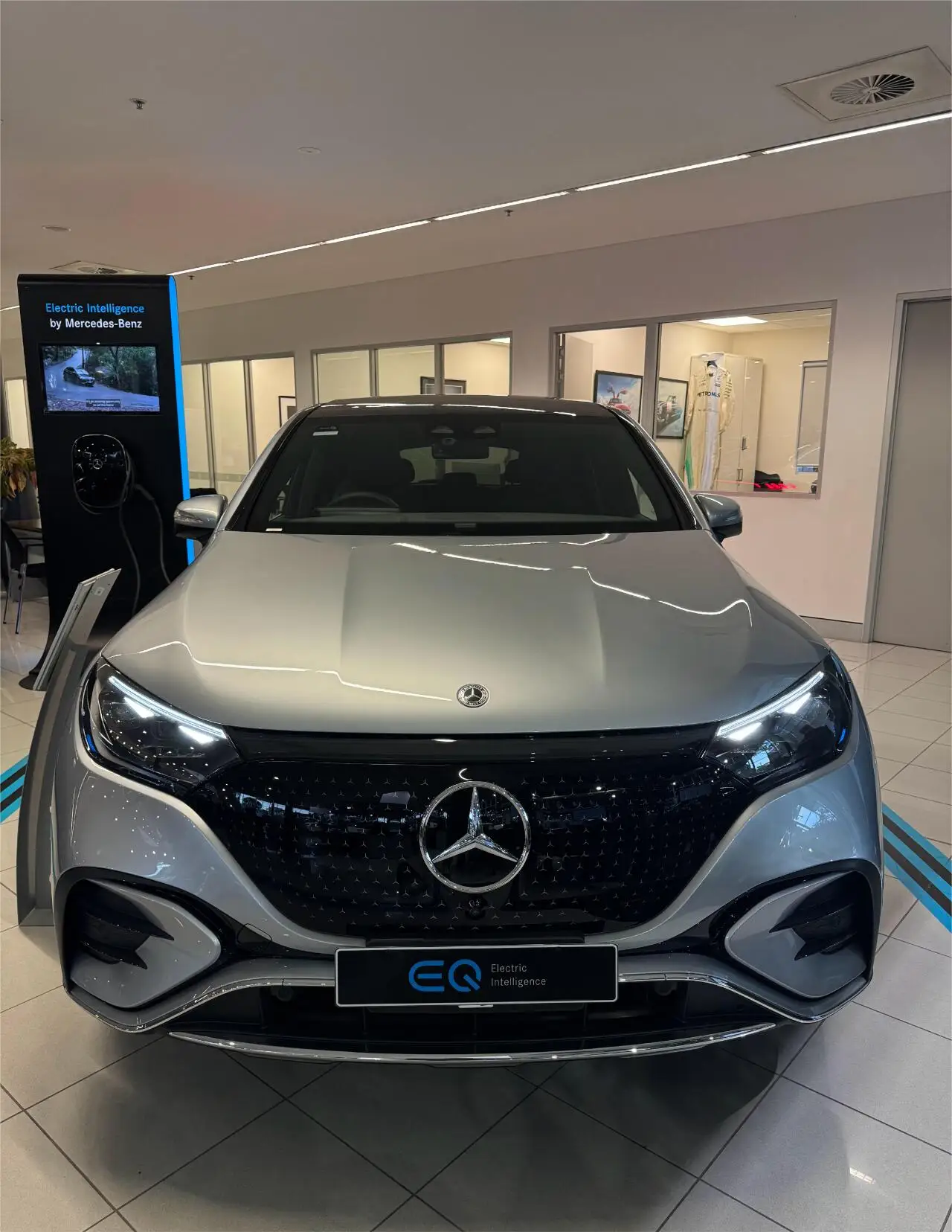 Mercedess Benzs EQE500 609 км роскошная версия 4WD 5-дверный 5-местный внедорожник сделано в Китае электромобиль Новый энергетический немецкий бренд 2024 2025
