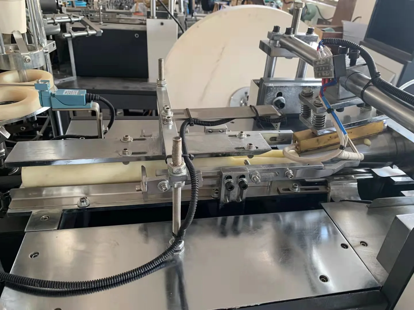 80pcs/min stable fast paper cup machine making paper cups paper cup machine fully automatic price