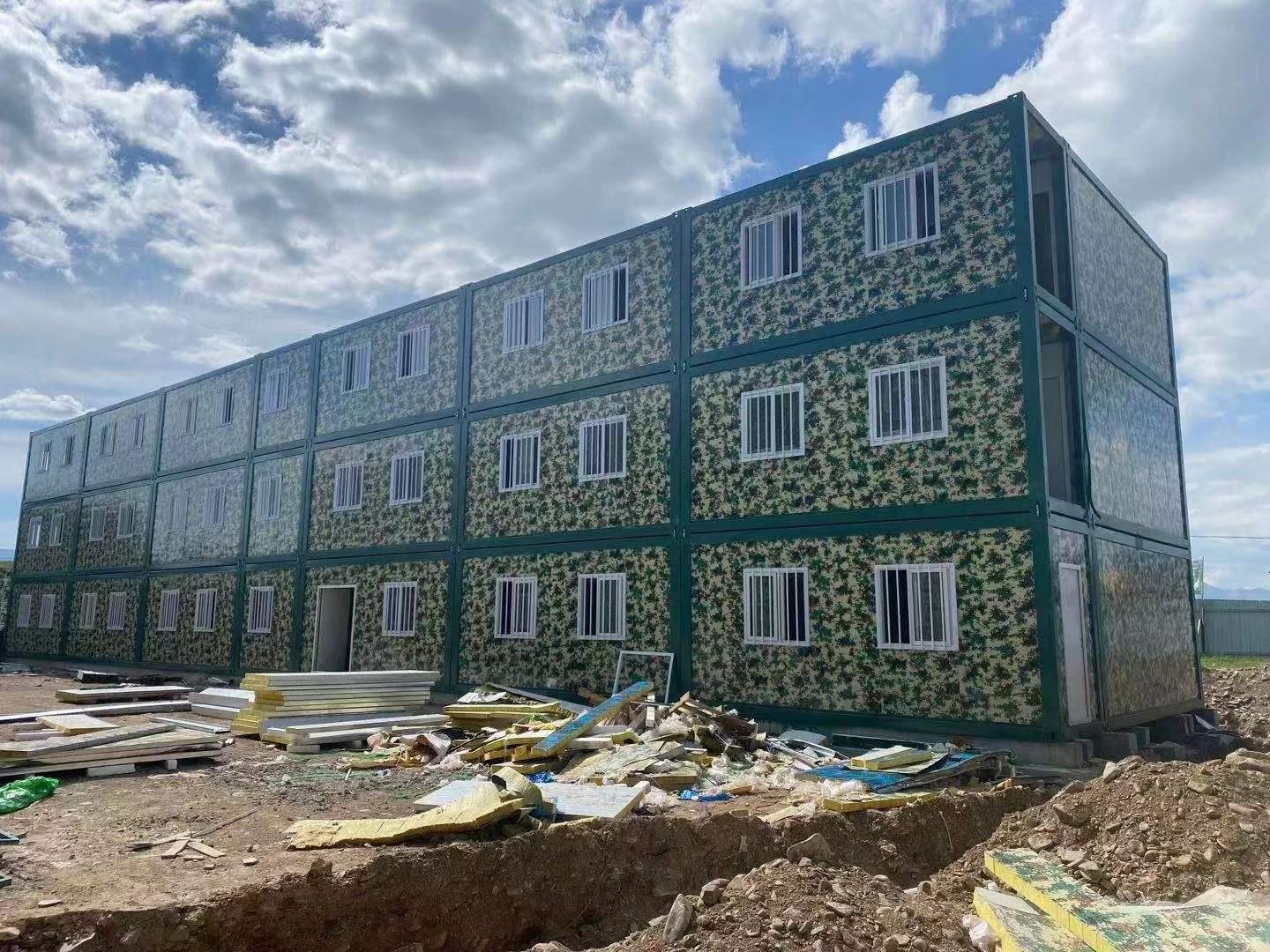 Large Prefab EPS House with Three Layers for Home or Bathroom Construction Site Dormitory Container House