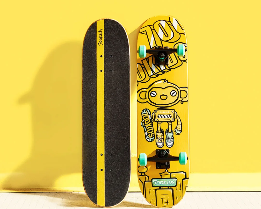 
700 Kid Professional Double Kick Skateboard Non Slip Robot Kid Skateboard 