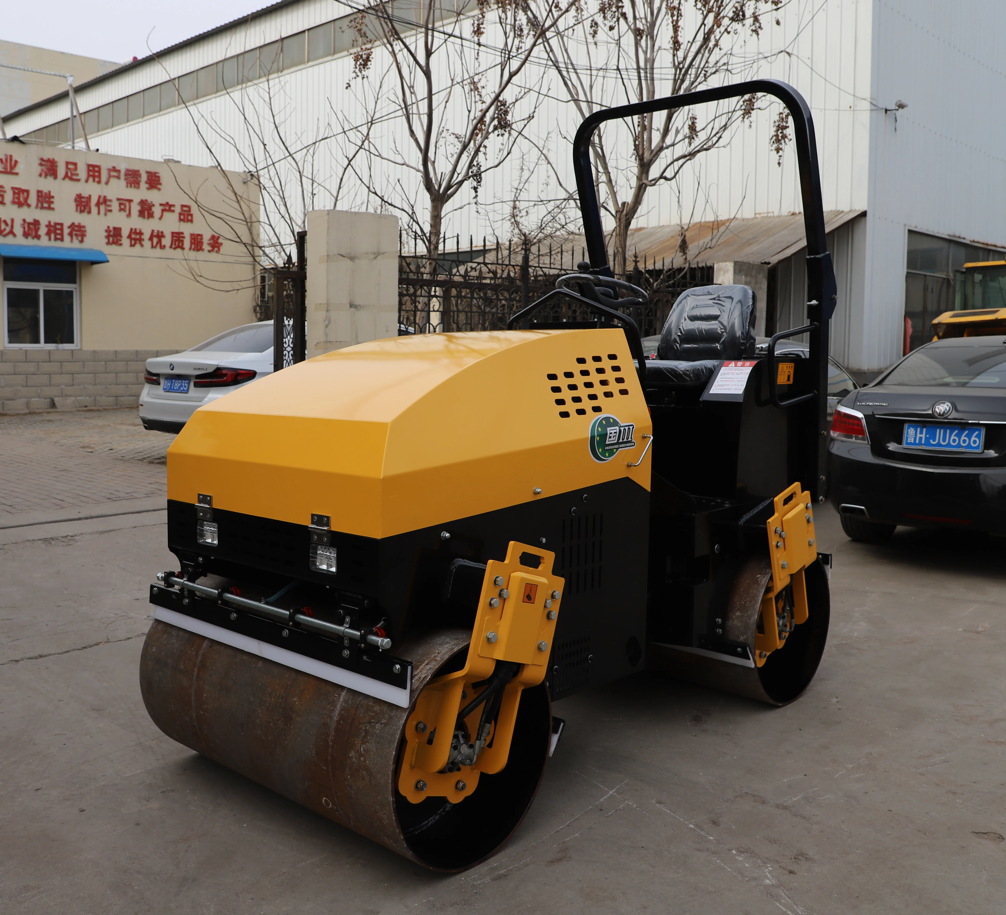 Manufacturer Factory Mini Hydraulic Road Roller Small Vibratory Compactor Road Roller for Sale