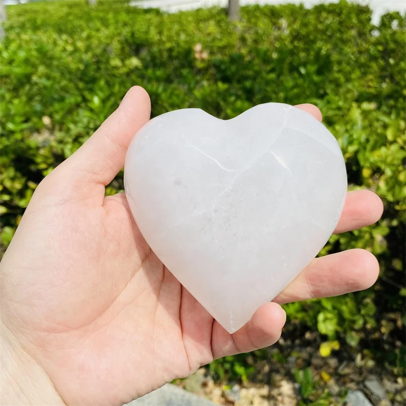 Wholesale in bulk natural Polished Transparent Singing Selenite Heart-Shaped Bowls that healing quartz bowl In Stock on sale