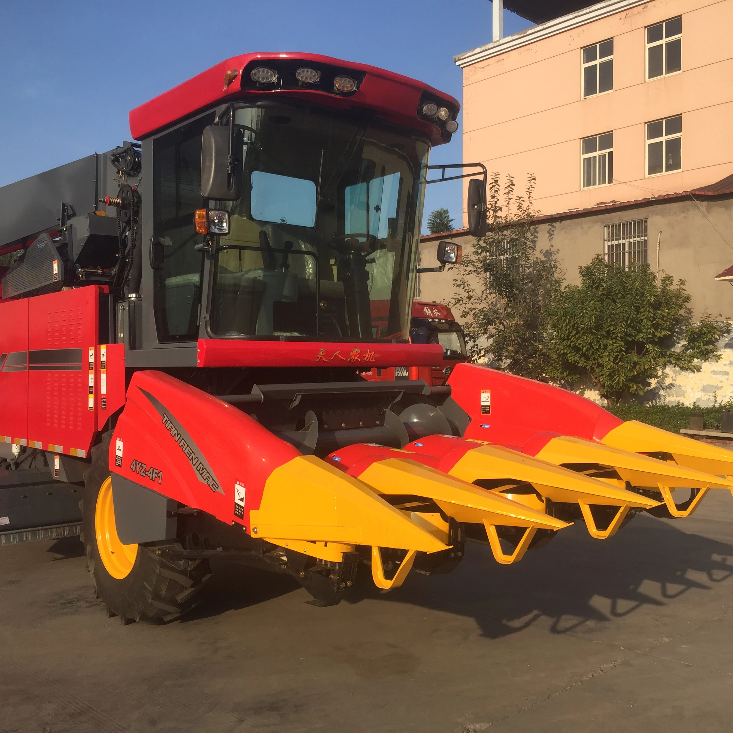 TIANREN 4 Row Corn Combine Harvester 4YZ-4 (Regular Size)