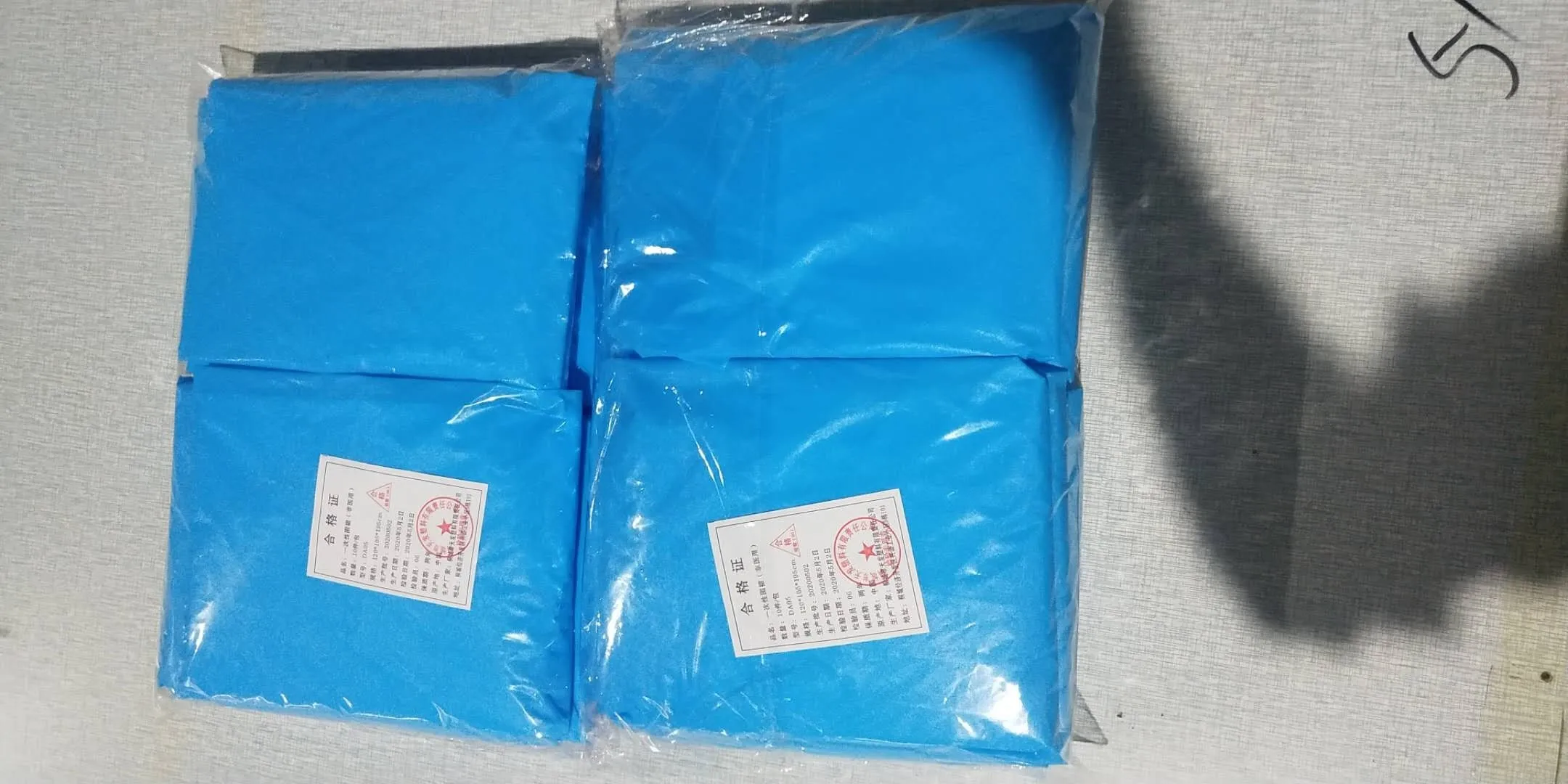 High quality CPE disposable aprons and adult men and women