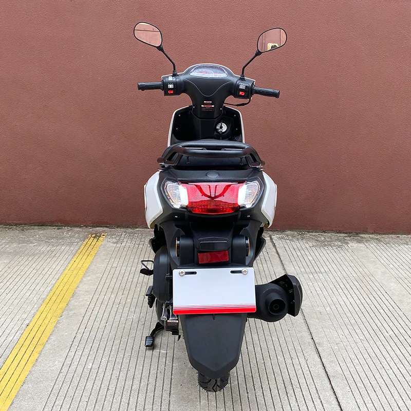 Euro5 Standards JOGI 125cc Gasoline Scooter EFI System 85km/h Max Speed Drum Air Cooled 4 Stroke Engine EPA Certified Gas Moped