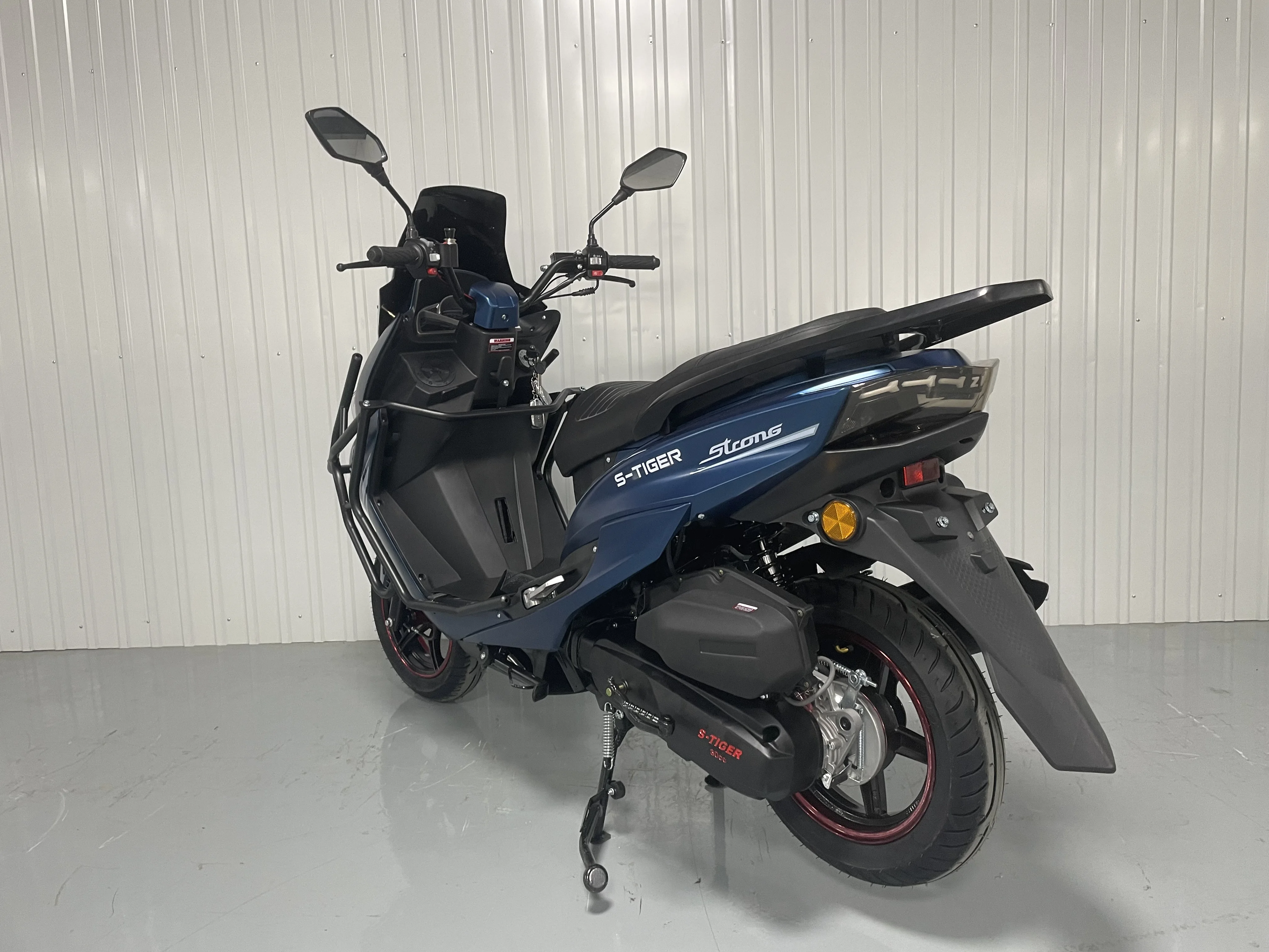 125cc/150cc hot selling gasoline scooter with best price and good condition