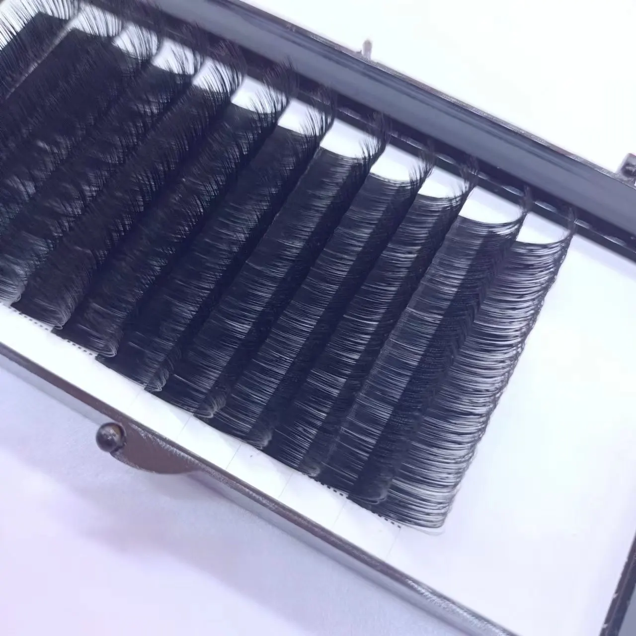 Qingdao Supplies premium silk eyelash custom individual lashes extension mink