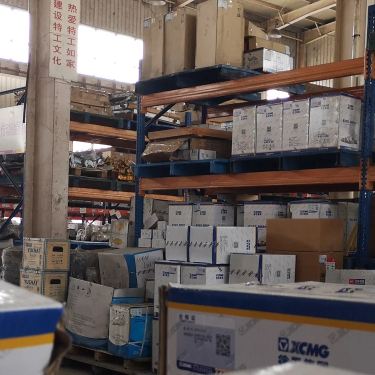 Shantui Bulldozer Spare Parts SD22 Fuel Pump 4951501