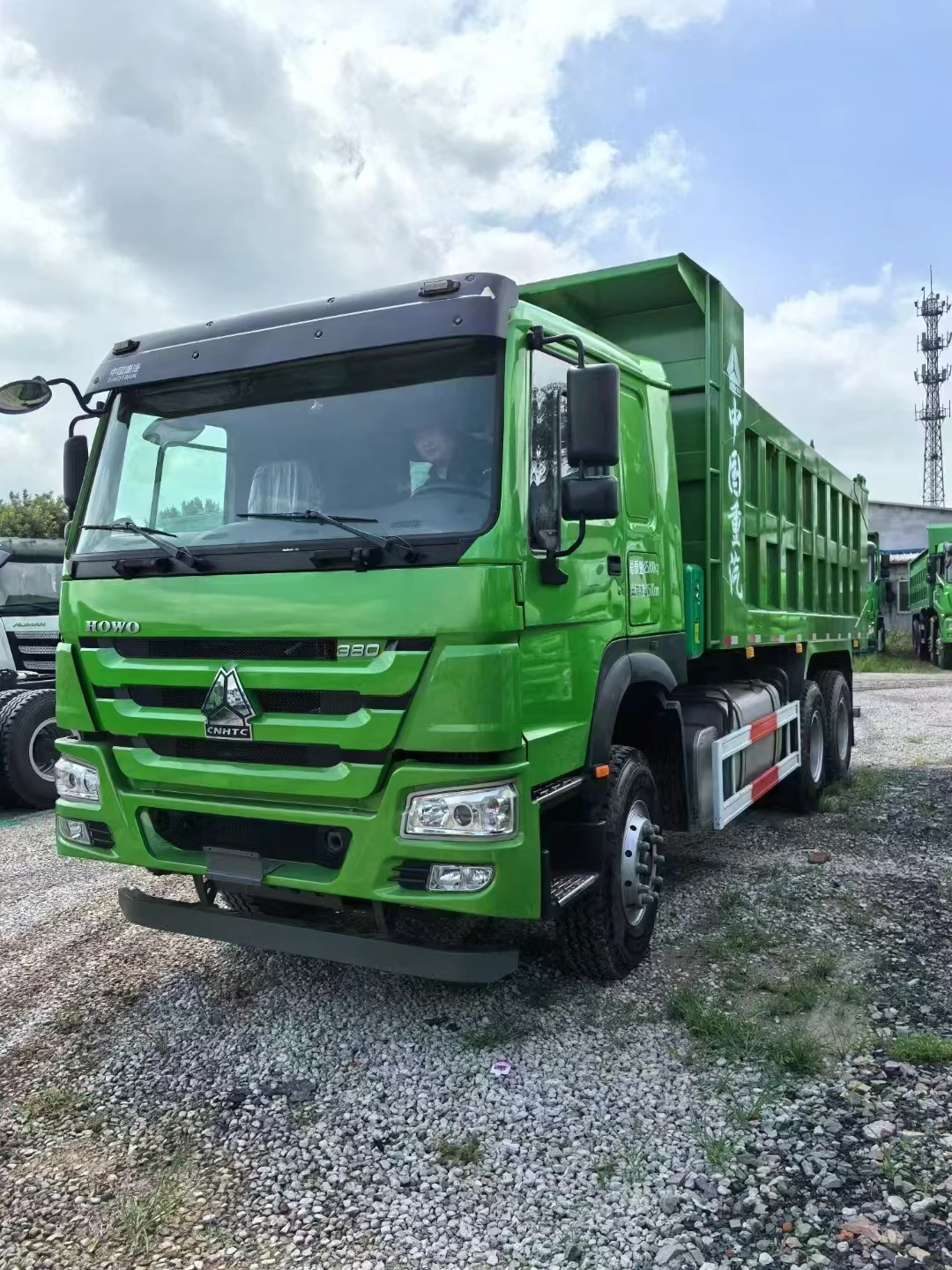Сверхмощный грузовик HOWOChinaHot продажа подержаного грузовика Howo 6x4 10 колес небольшой дешевый и долговечный экономичный