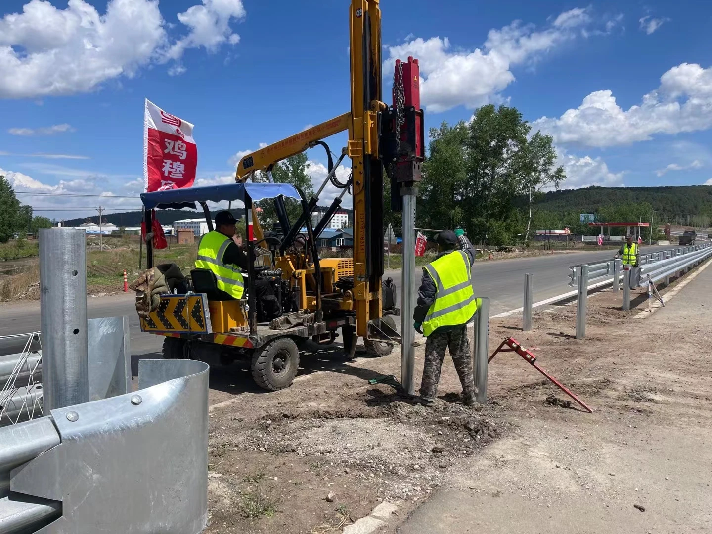 Highway guardrail construction small piling equipment hydraulic hammer micro pile driver