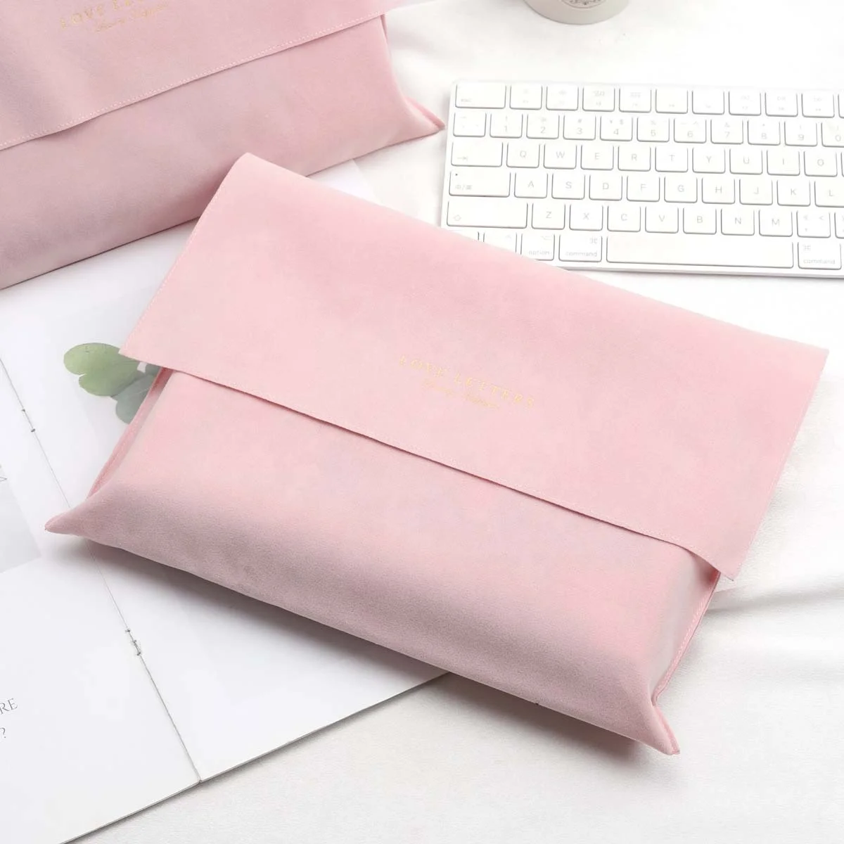 High End Pink Faux Suede Envelope Clothes Shoe Dust Packaging Pouch With Flap Custom Logo Printed Velvet Dust Bag