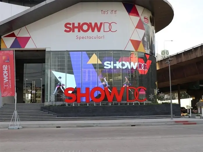 Yake Led P4 P6 P8 P10 Flexible Adhesive LED Transparent Film Screen On Glass Video Wall Clear Super Thin LED Film Display